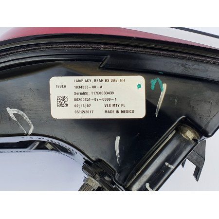 1034333-00-A Ліхтар задній зовнішній правий Tesla Model X (Розборка)