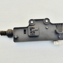 1061816-00-B Привід замка капота лівий Tesla Model SR (Розборка)
